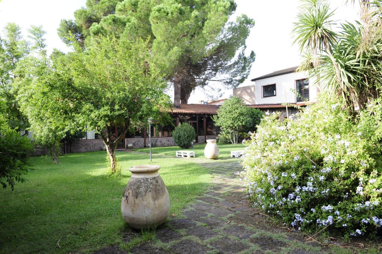 Sa Mola Pension Bonarcado Buitenkant foto