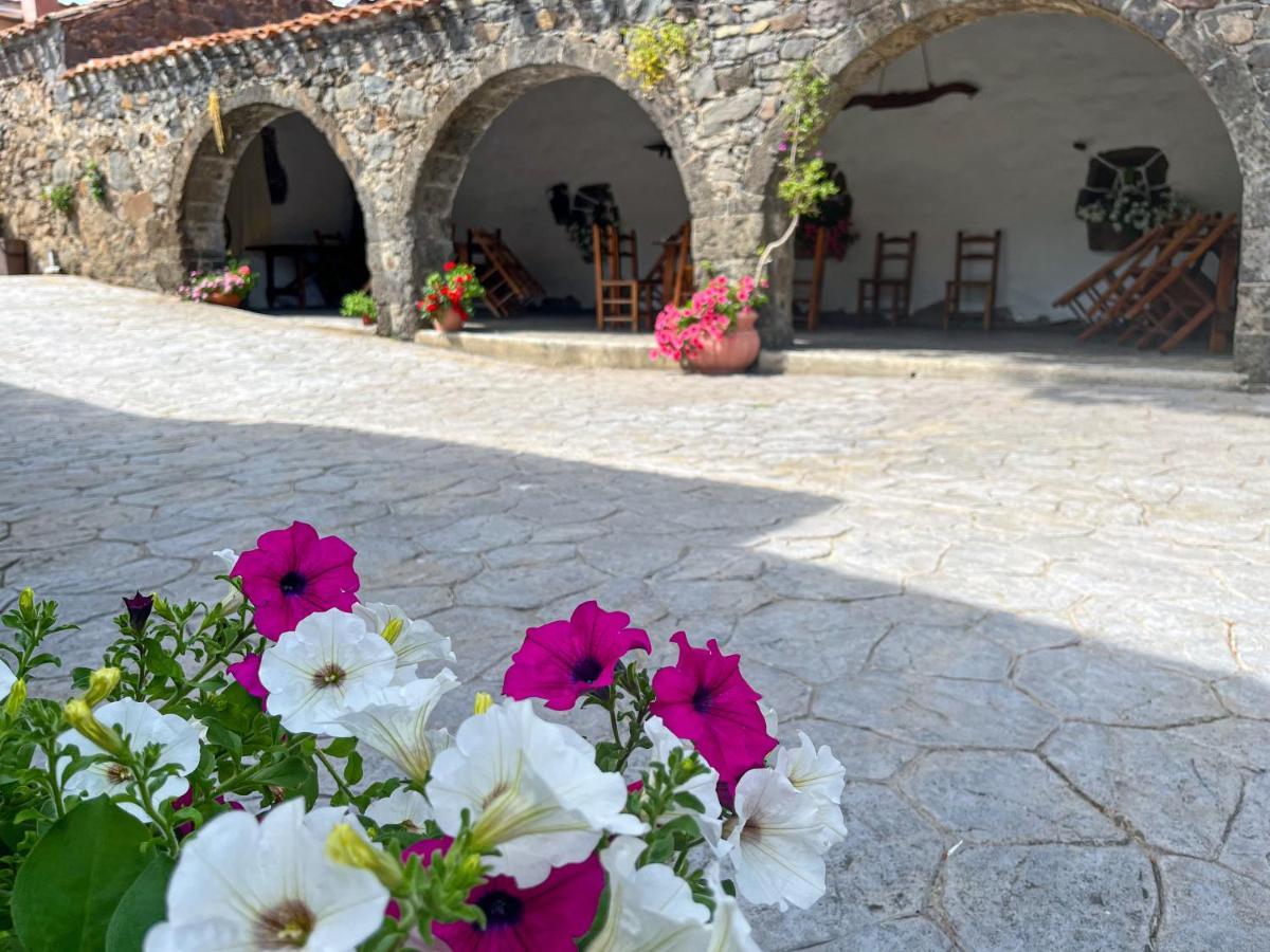 Sa Mola Pension Bonarcado Buitenkant foto